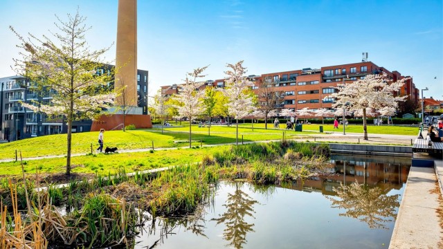 Tur- og sykkelvei mot sentrum fra Groruddalen, Grefsenkollen og Østmarka passerer like ved boligen