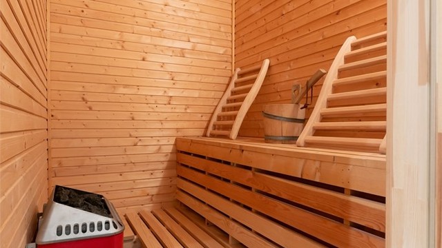 I tilknytning til badet finner dere også badstue