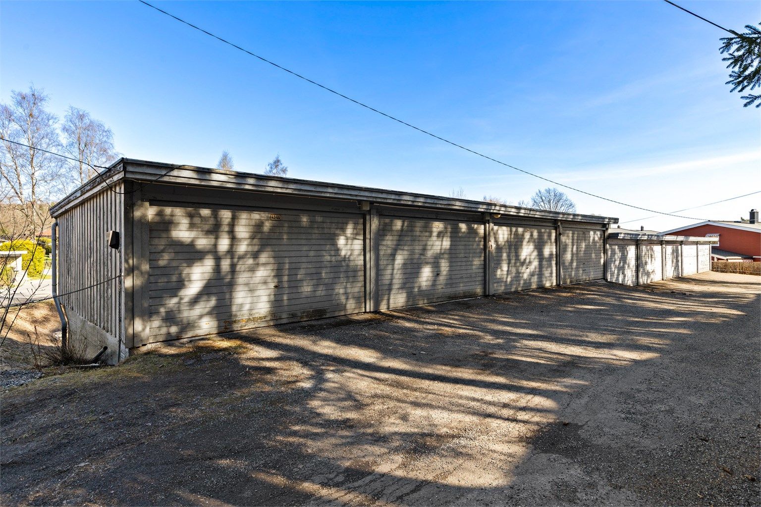 Garasjeanlegget i dag benyttet som ekstra bod.