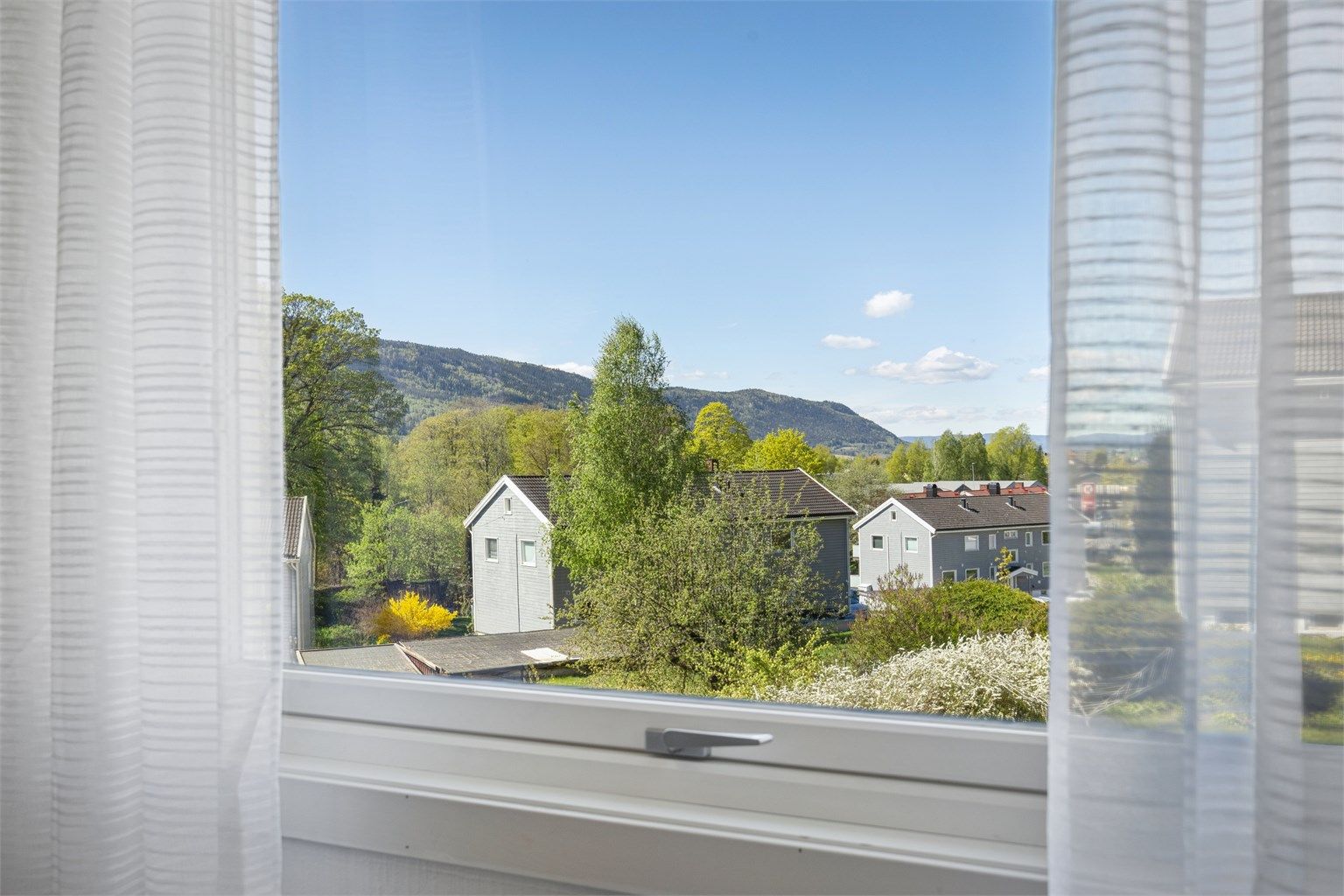 Utsikt fra soverom 1.