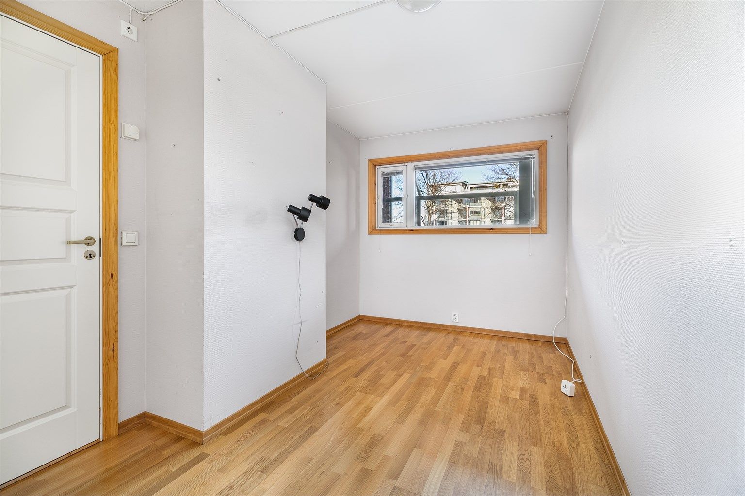 Leilighetens to soverom er begge oppmålt til nesten 12 kvm.