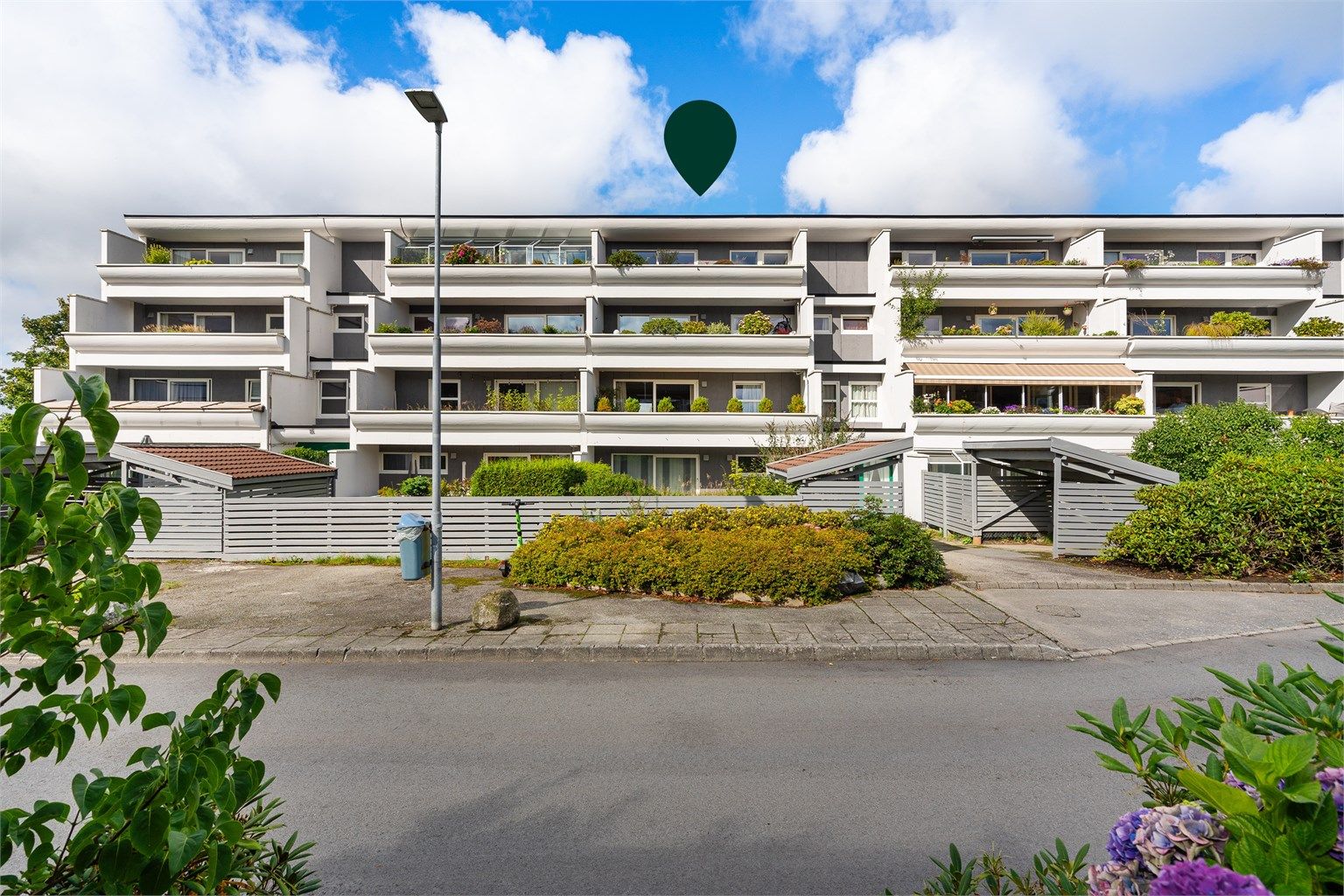 Lene Hviding v/Krogsveen har gleden av å presentere Tennisveien 23.