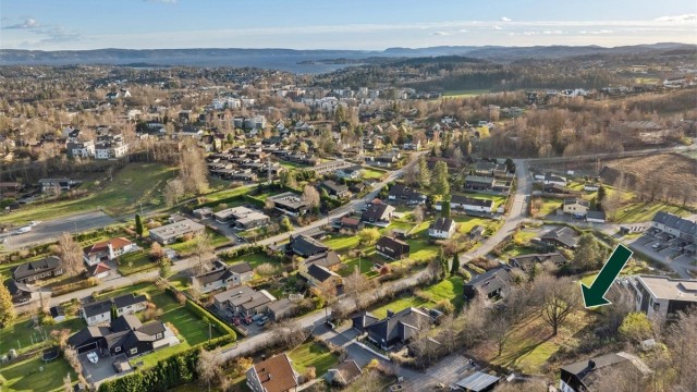 Velkommen til Dragonveien, presentert av Truls E. Holm i Krogsveen.