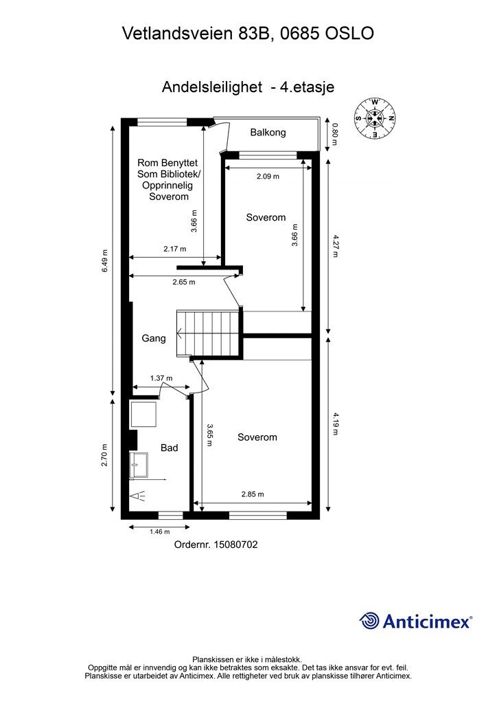 Overetasjen har en effektiv planløsning med bad, to soverom og et bibliotek (opprinnelig soverom 3). 
