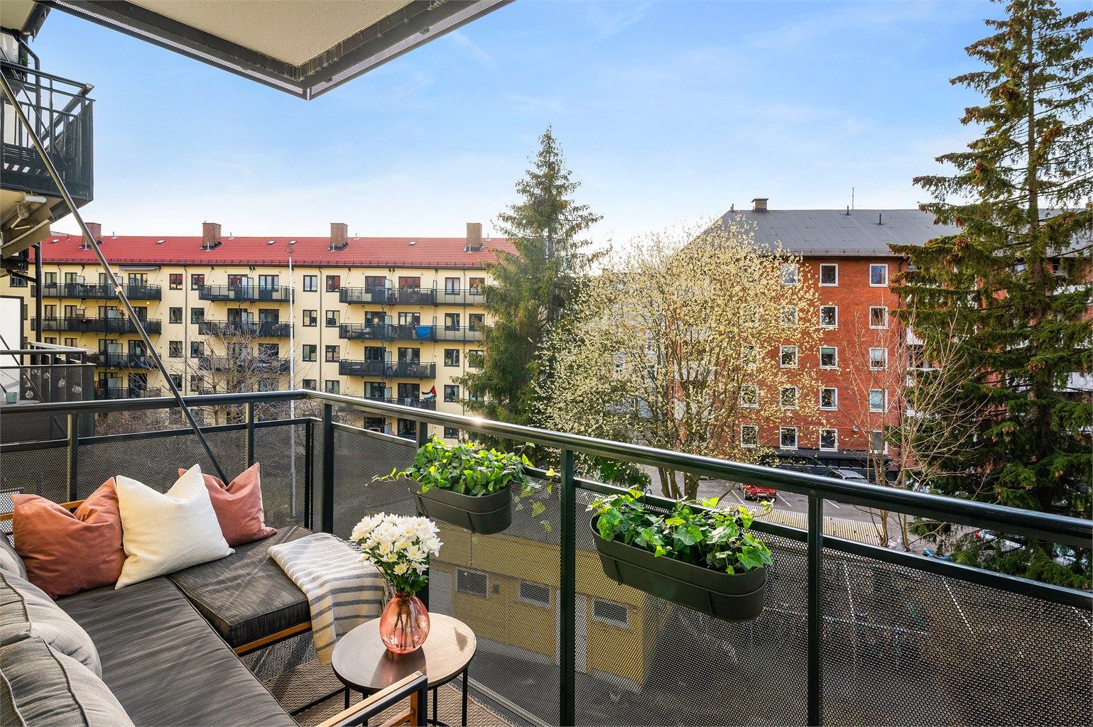 Krogsveen v/Nhut Nam Huynh har gleden av å presentere Fagerheimgata 10.