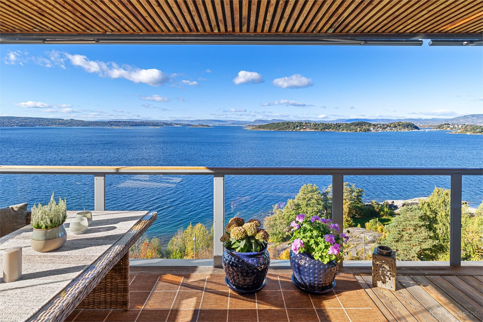 Velkommen til Vestlia 1B - Solrik og flott leilighet | Unik fjordutsikt | Stor terrasse | 2 garasjeplasser | Heis