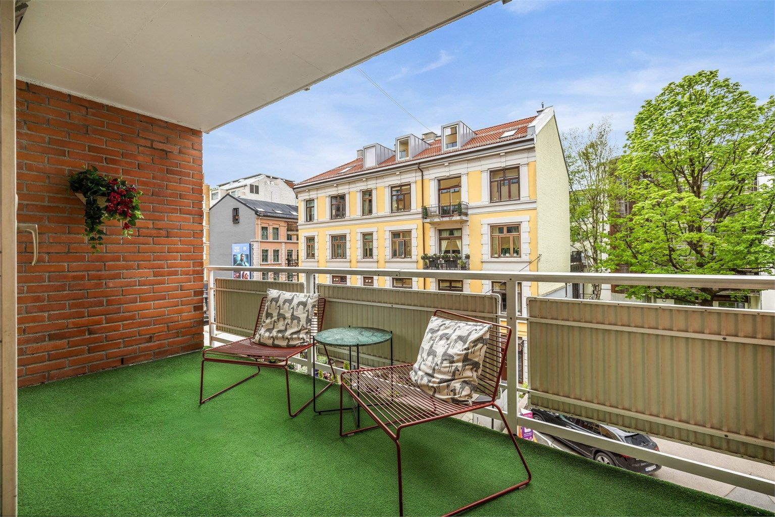 Velkommen til Bogstadveien 33 – en romslig og innholdsrik 3-roms leilighet presentert av Maya Mathea Lund / Krogsveen. Foto: Isnitt 