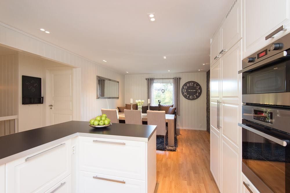 0Egen spisestue på kjøkken.