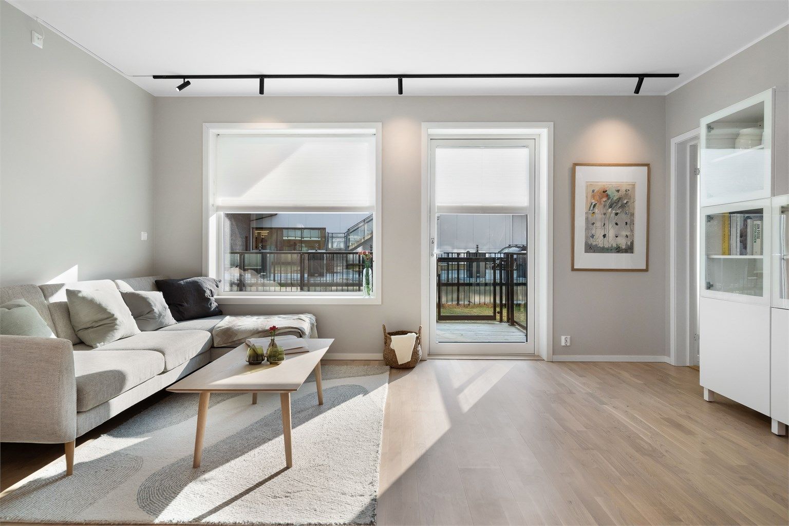 Fra stue er det tilkomst til leilighetens balkong