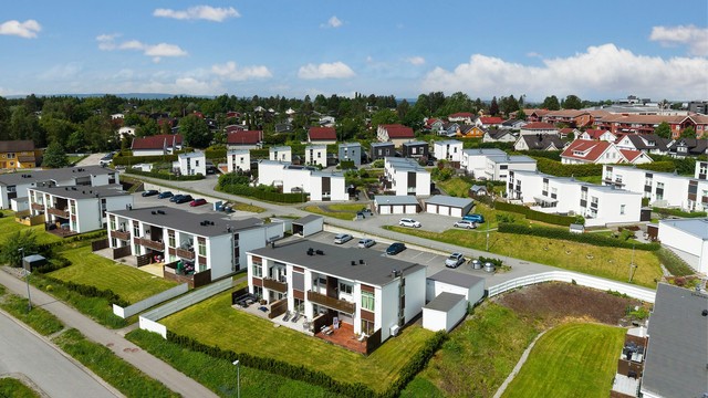 Leiligheten er en del av et veletablert sameie med 42 boligseksjoner.
