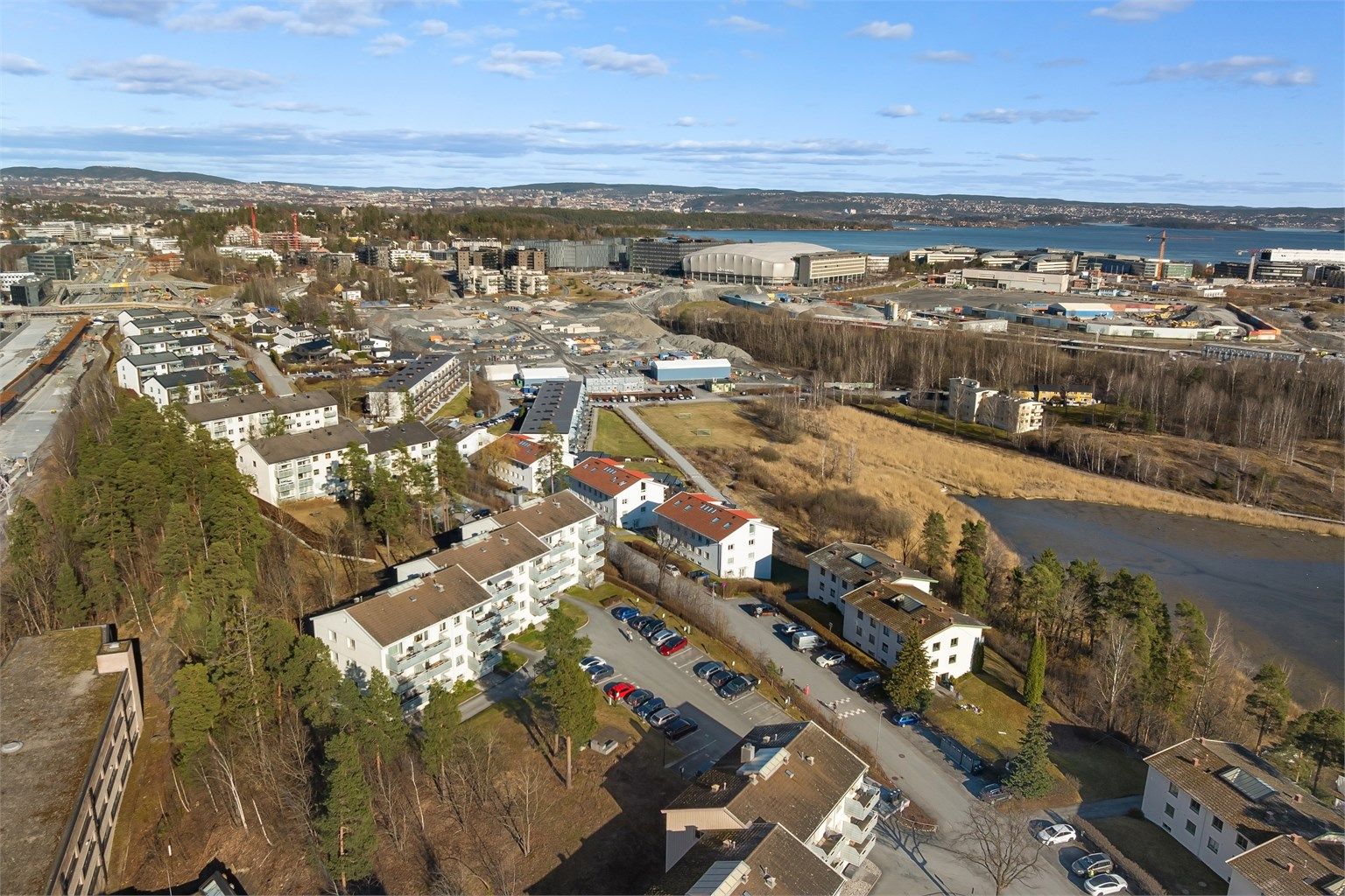 Utsikt mot Fornebu og nærområdet.