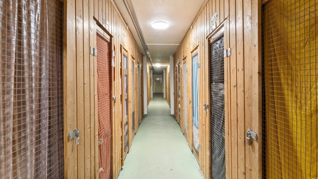Leiligheten disponerer en egen bod på 2 m² i kjelleren.