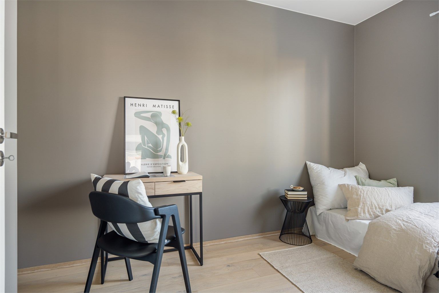 Soverommenes størrelser gir barna god plass til lek og opphold i helt egne omgivelser.