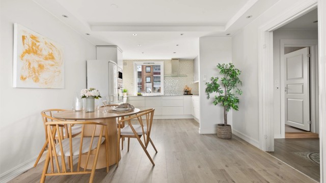 Velkommen til 4-roms i 3. etasje i Olav Nygards veg 23!