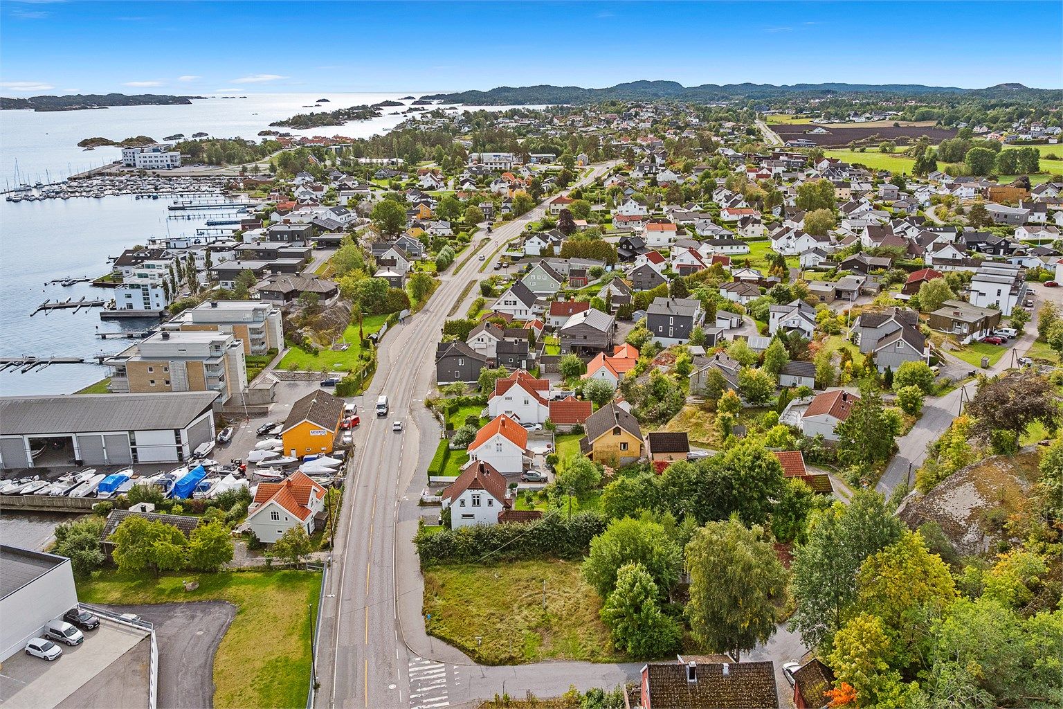 Boligtomt med kort vei til sjøen og fine kystomgivelser.
Foto: [Fotograf eller fotofirma]