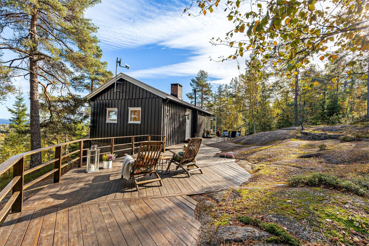 Her får du en hyggelig og pen hytte med fantastisk utsikt over Oslofjorden, Nesodden og Oslo! Foto: Trond Reder