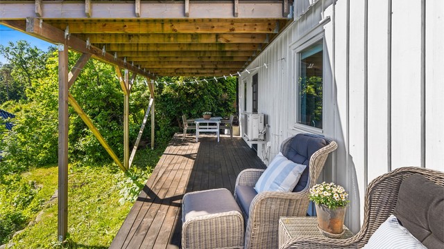 I underetasjen er det en overbygget terrasse på 24 m².