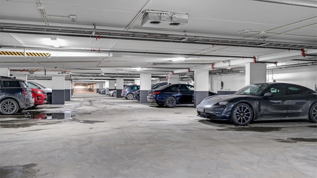 Garasjeplass i felles garasjekjeller - heisadkomst.