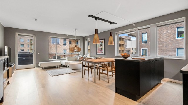 Velkommen til Transistorfaret 5 på Billingstad - Presenter av Eiendomsmegler/Partner Ola Wee Ahlstrand v/Krogsveen Bærum