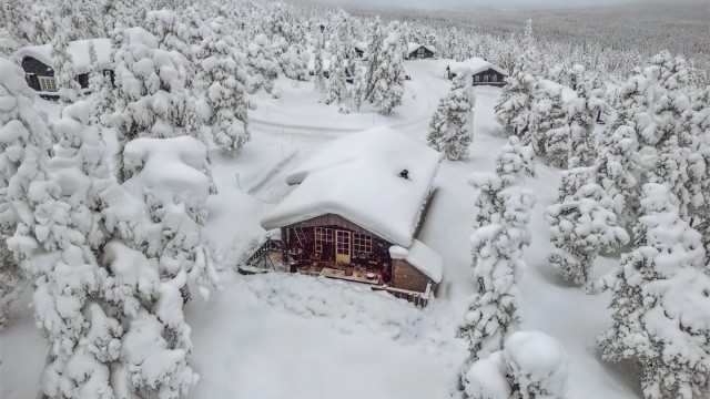 Velkommen til Lavskrika 9! Innbydende og solid fritidsbolig på Budor, godt tilrettelagt for helårsbruk.