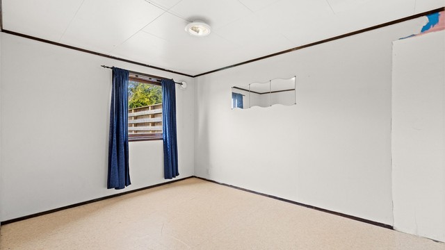 Underetasjen er innredet og har utlektede vegger.