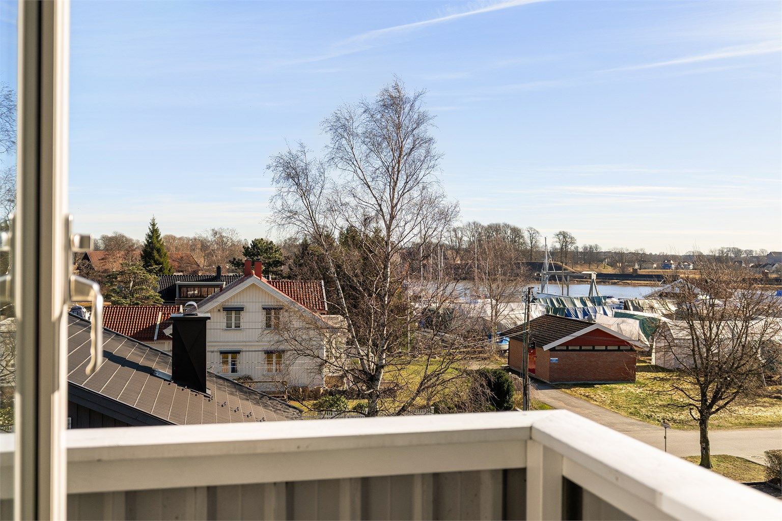 I den luftige høyden av tredje etasje er det fin utsikt å se, blant annet over Glomma til Gamlebyen.