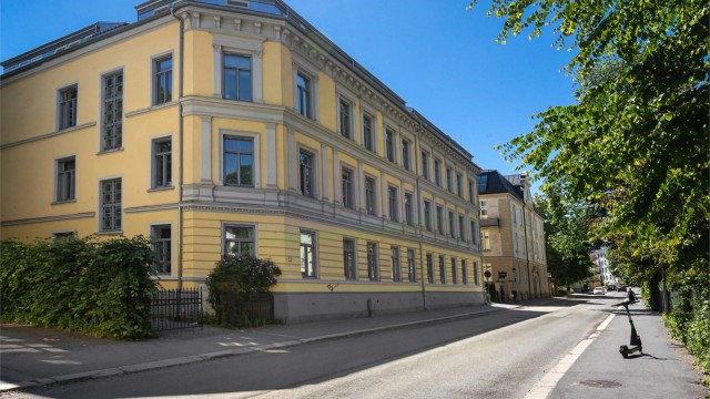 Herfra er det gangavstand til alt av servicetilbud, parker som Slottsparken og Frognerparken, samt kollektivknutepunkt.