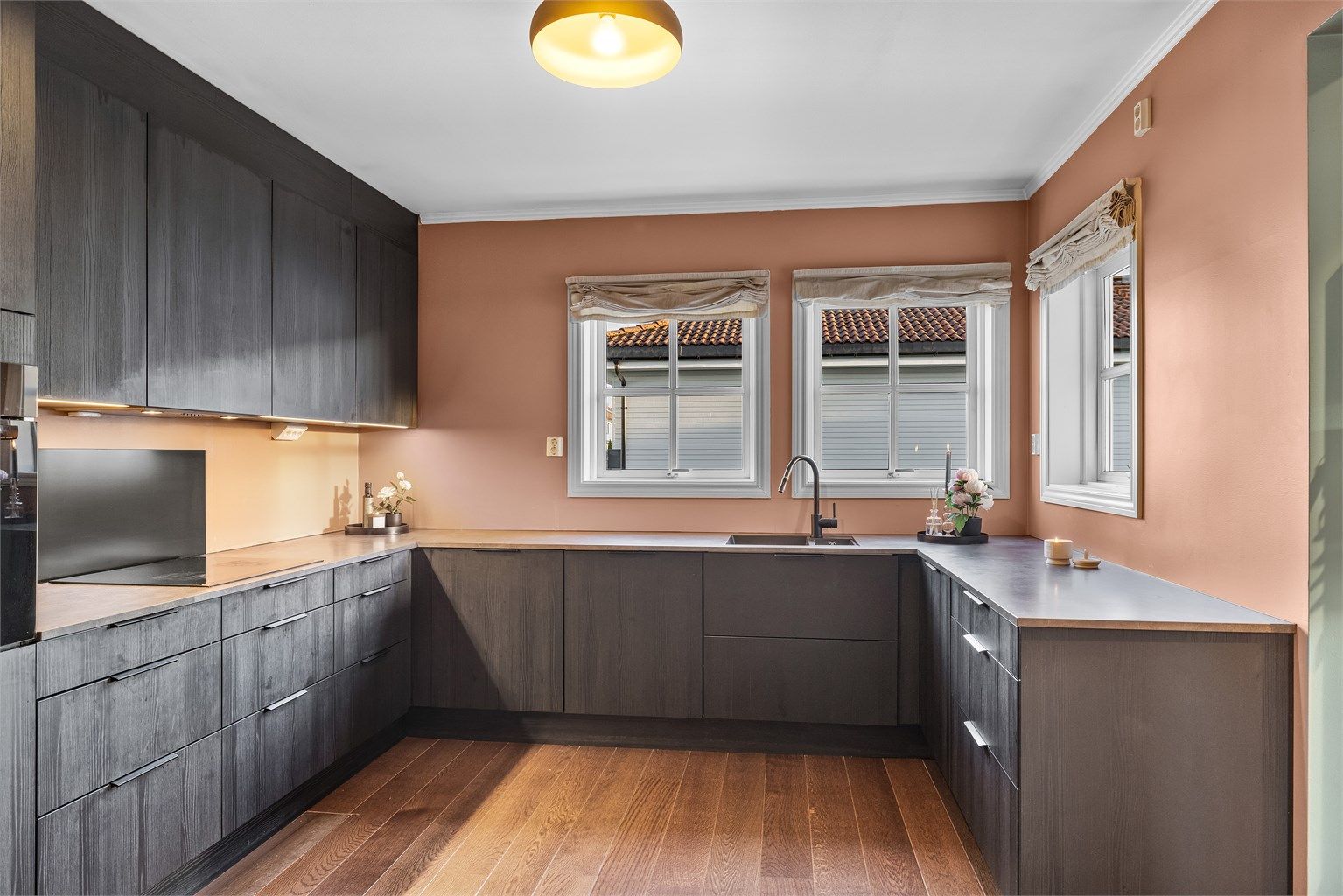 God benkeplass og en gjennomtenkt utforming gjør matlagingen til en sosial aktivitet.