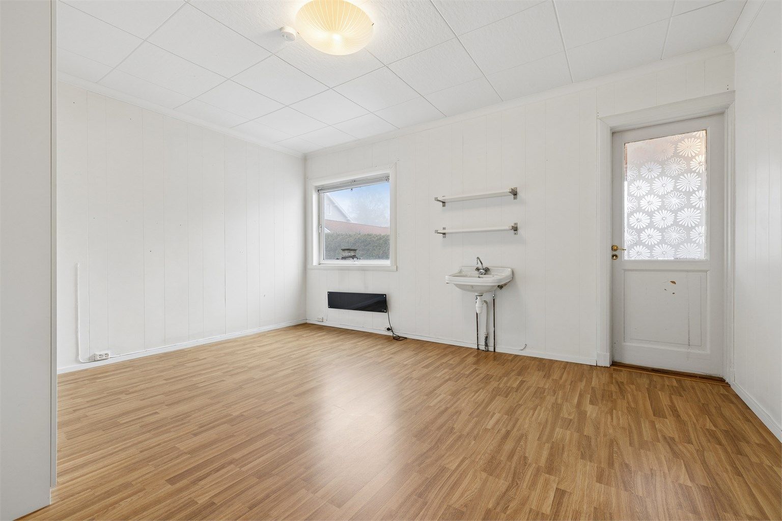 Det andre soverommet i etasjen. Et rom med flere bruksmuligheter.