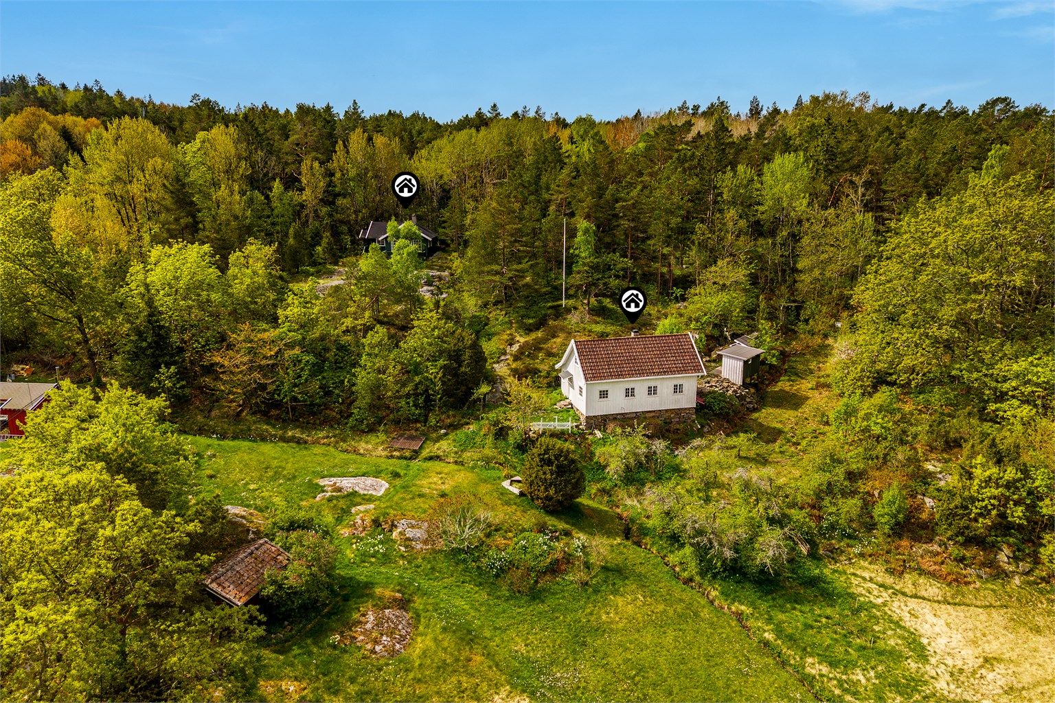 BOLTREPLASS: Med over 6 mål tomt er det rikelig med plass til å boltre seg på.