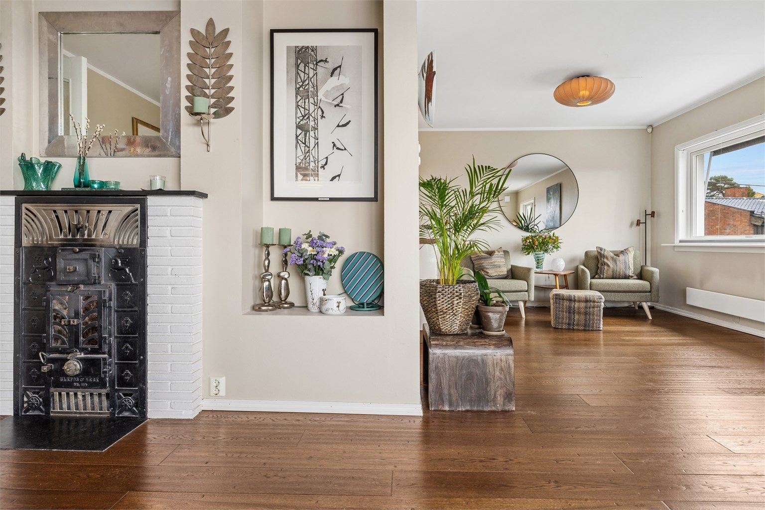 En eldre vedovn gir ekstra varme og hygge på kalde dager.