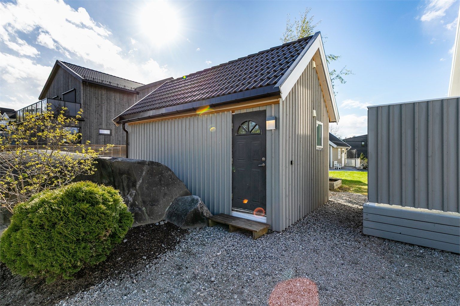 Frittstående anneks ble oppført i 2023.