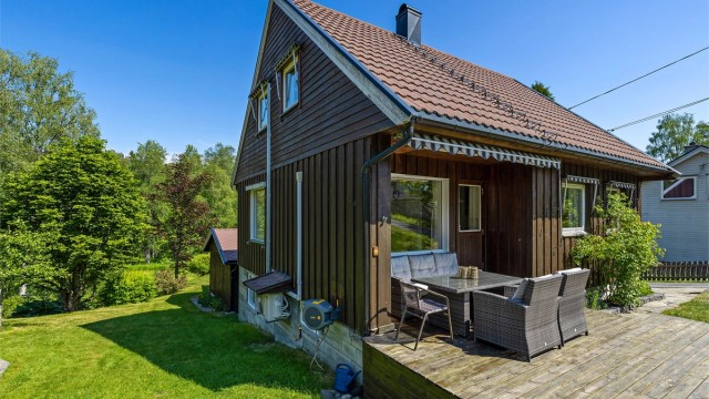 Matas Jakubonas v/Krogsveen presenterer Siggerudveien 1079 - flott bolig på solrik og stor tomt