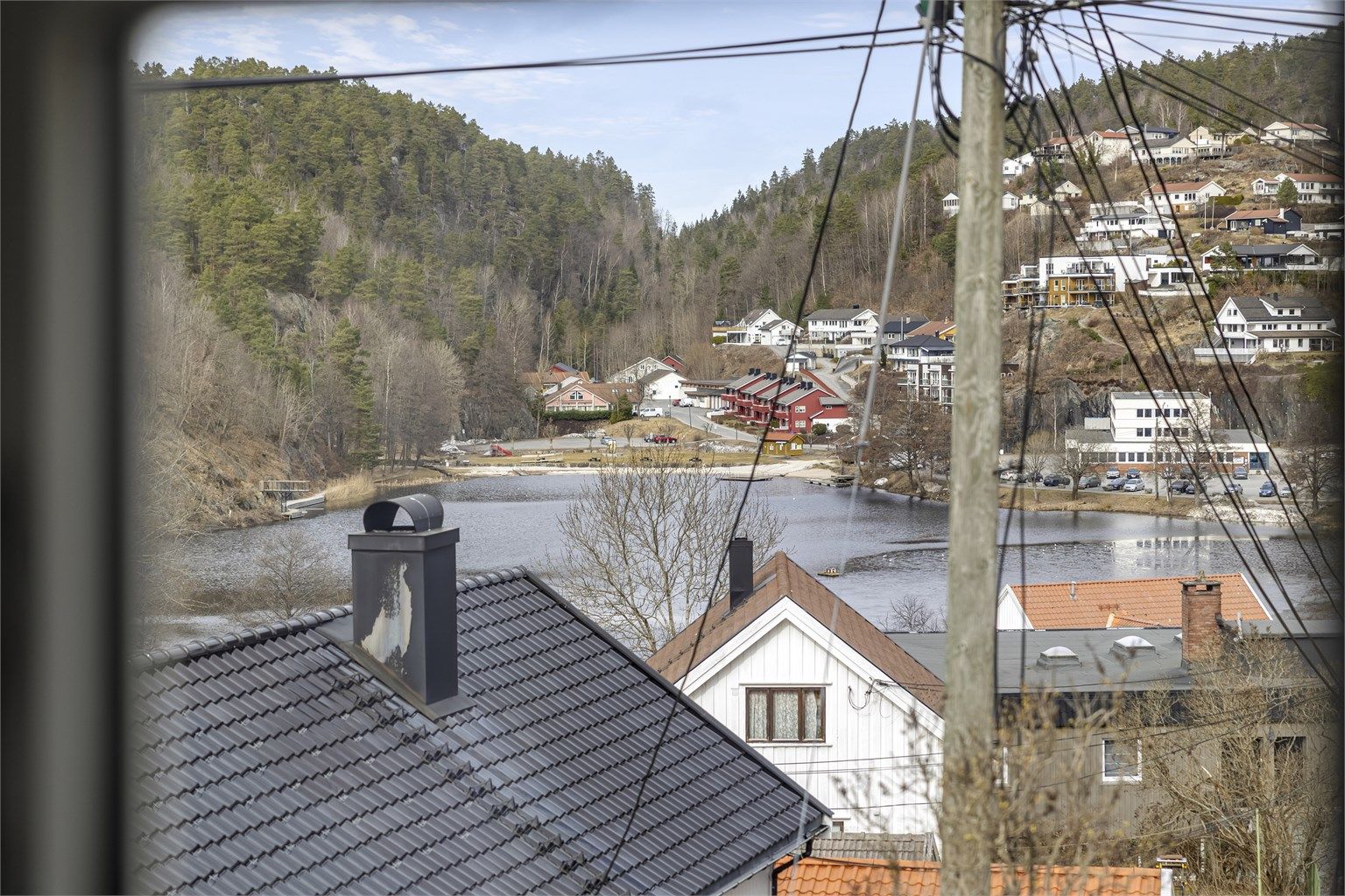 Tjenna sett fra hovedsoverommet.