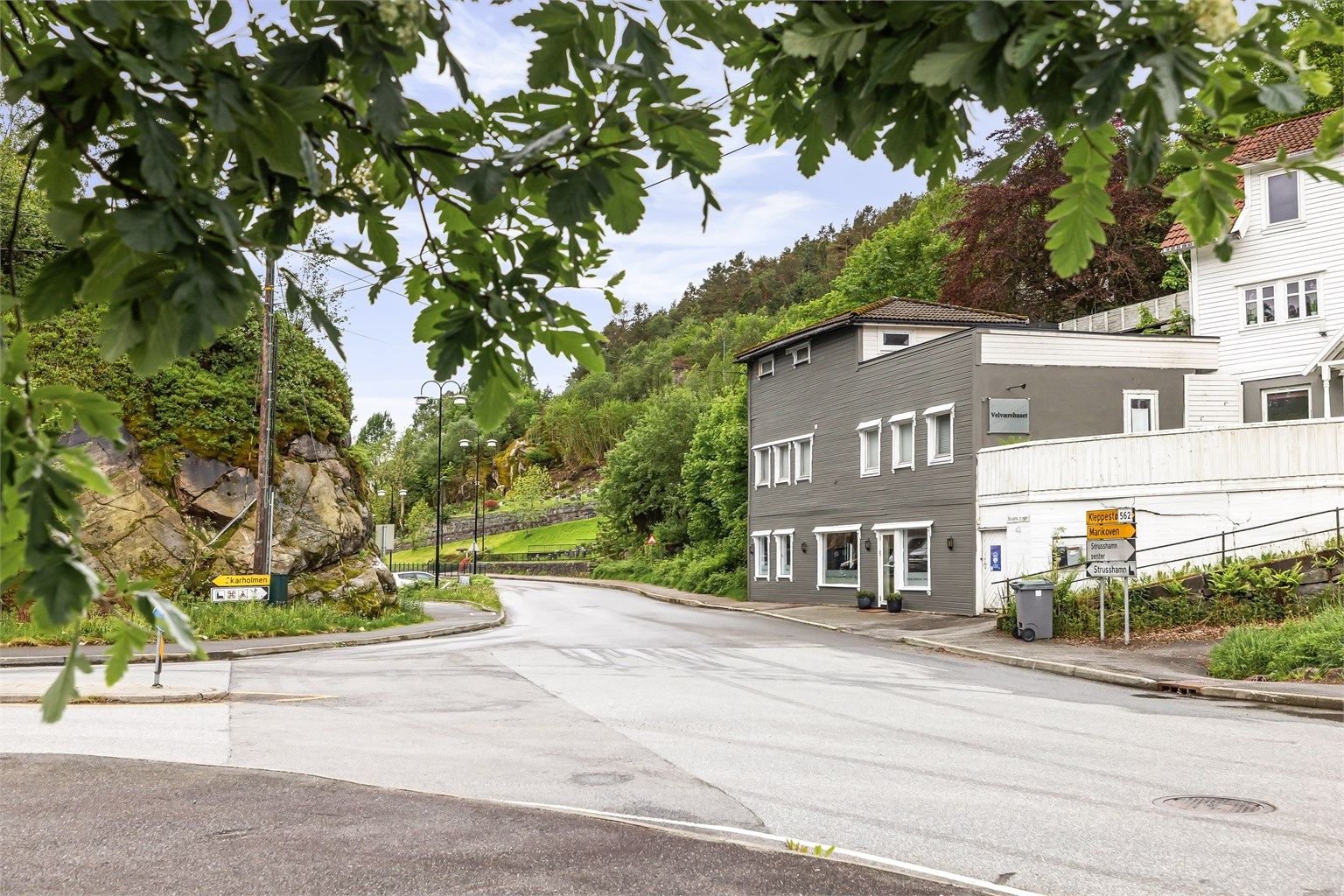 Strategisk plassert med kort avstand til Strusshamn senter, Kleppestø og broen mot Bergen.
Foto: Silje Holte v/frksuper
