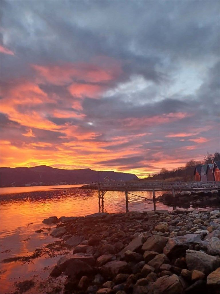 Nydelig solnedgang i vest - bilde tatt av selger