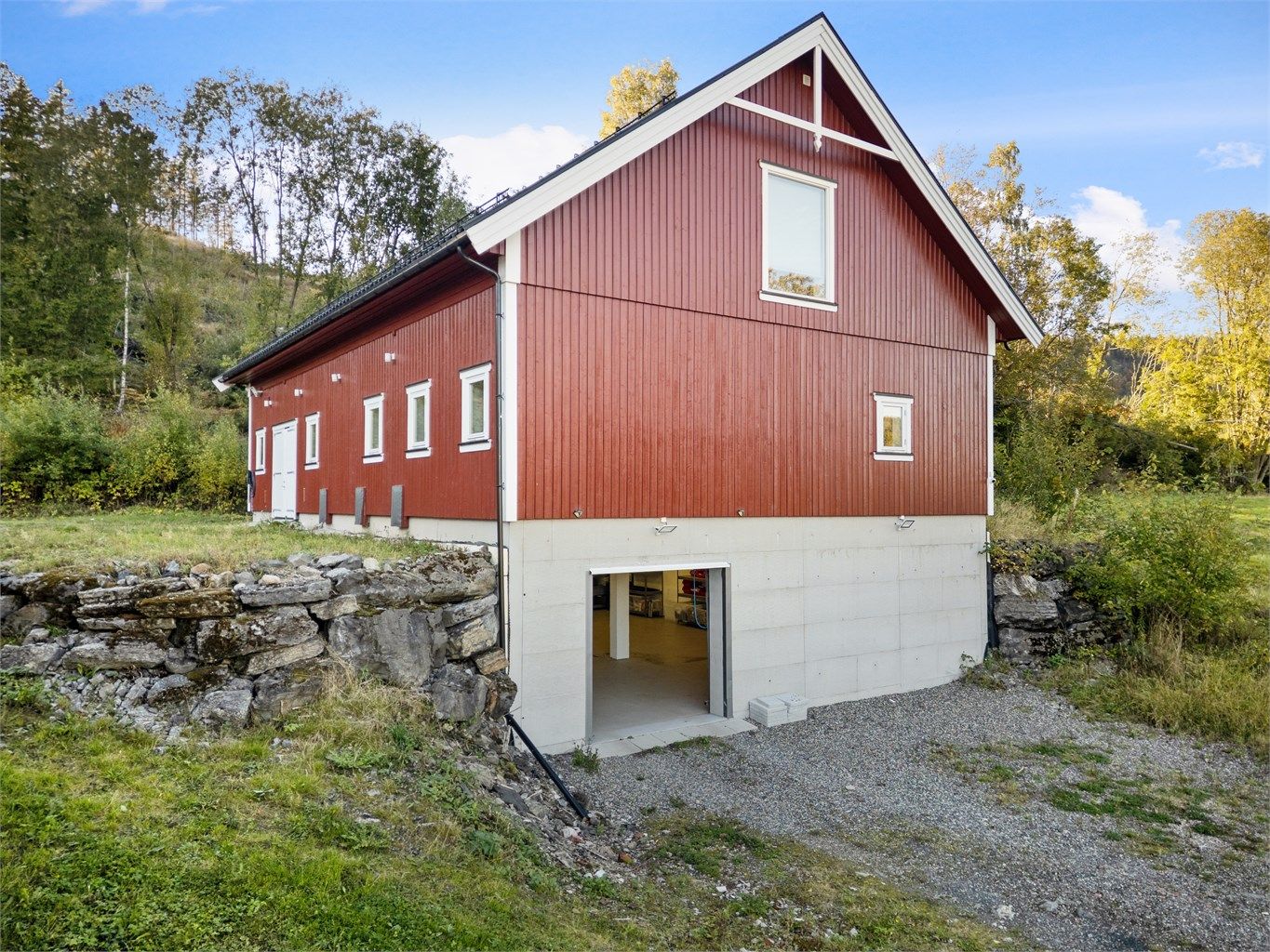 Låven er på ca. 358 kvm (BRA), fordelt over tre etasjer.