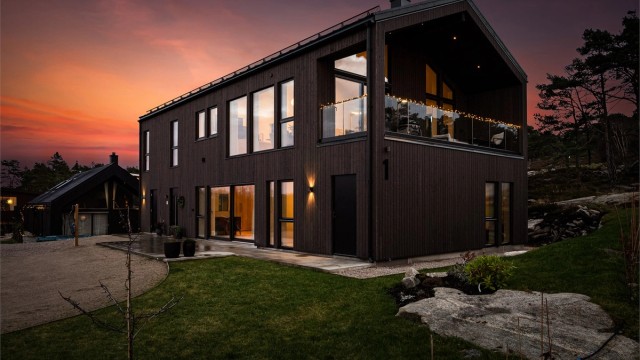 Velkommen til Nedre Langgårdslia 1 - presentert av Kenneth Graarud Olsen i Krogsveen. Fotograf; Kristoffer Kristiansen.