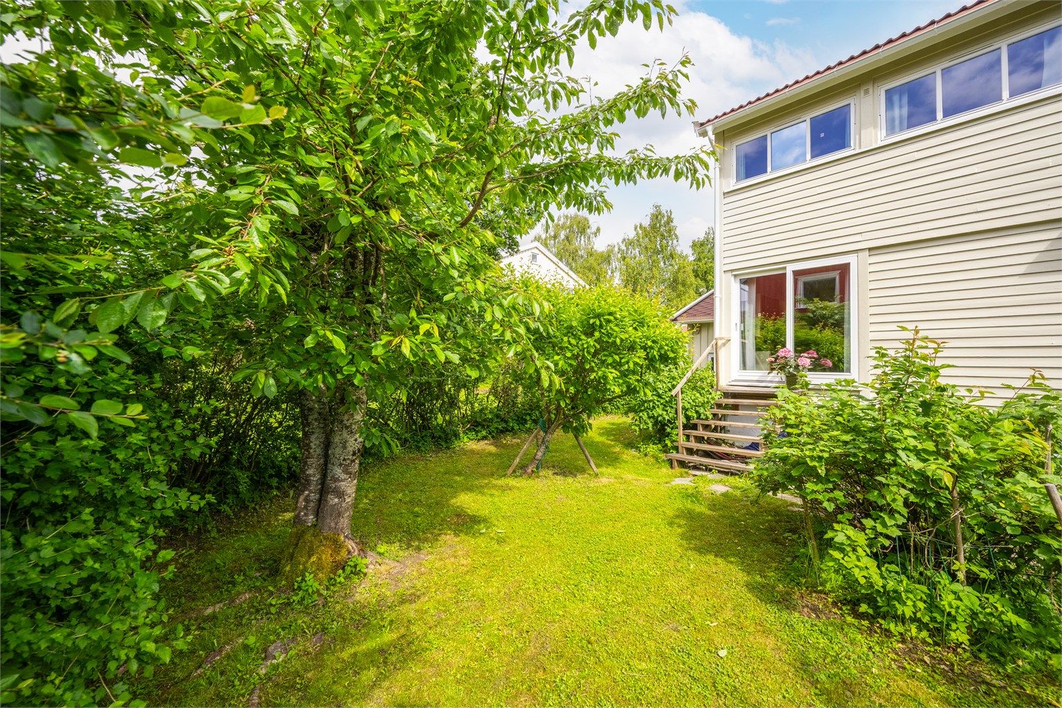 Velkommen til Nøkleveien 25, et enderekkehus over 3 plan i populære Nøklevann borettslag! Foto: Martine Eren Jacobsen