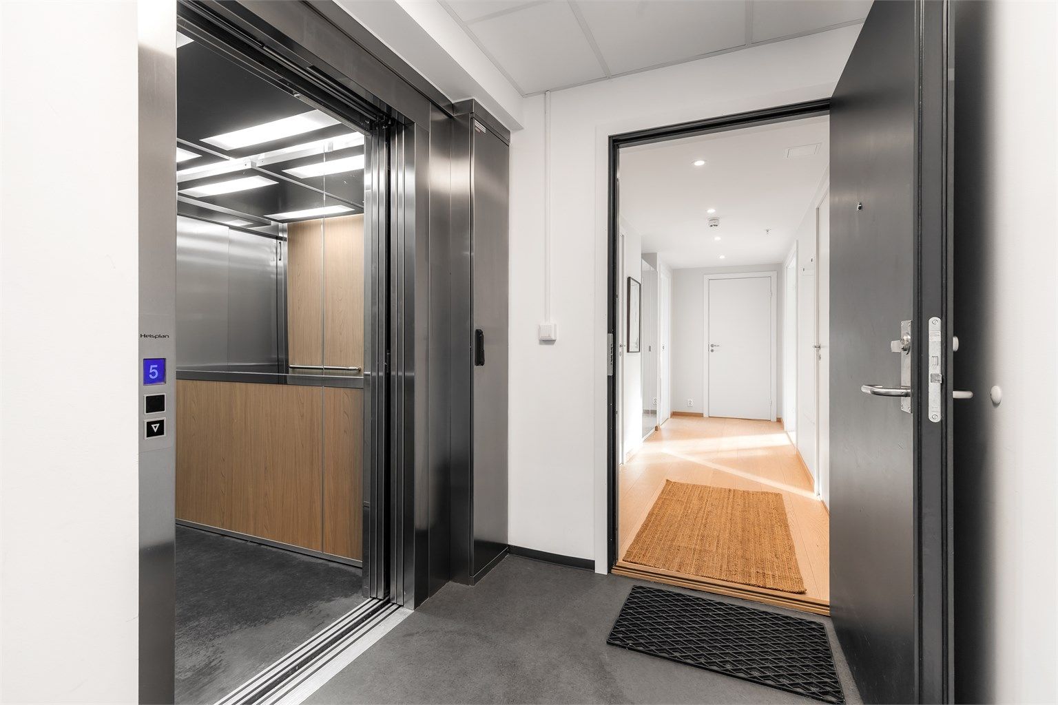 Heisadkomst direkte til inngangspartiet.