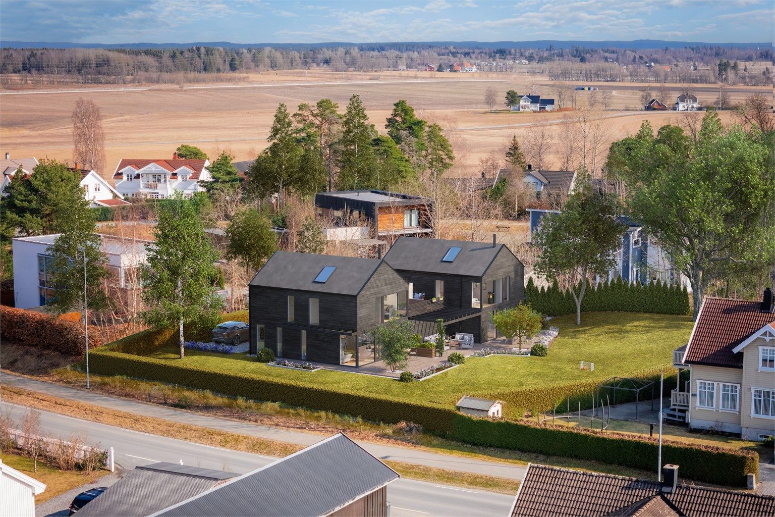 Boligene får eksklusiv bruksrett til hver sin del av tomten hvor hage anlegges. Solforholdene er meget gode.
