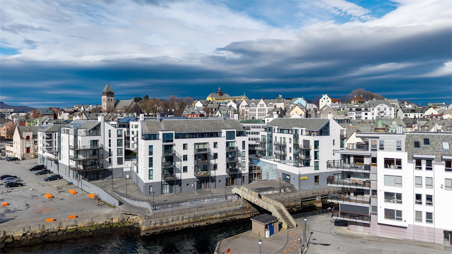 En sentral og attraktiv beliggenhet i et av Ålesunds mest populære områder