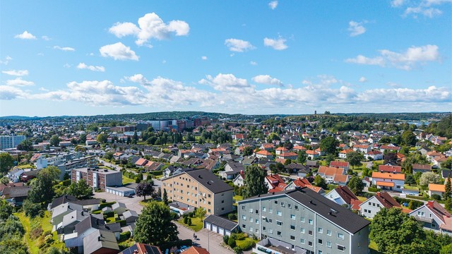 Leiligheten ligger i høy 1. etasje