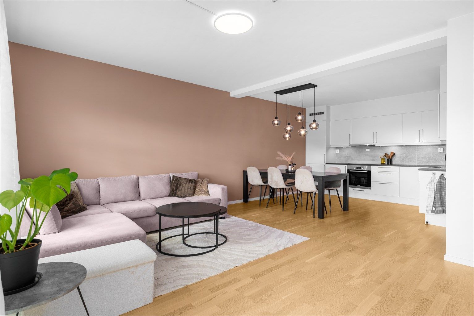 Velkommen til Herreperveien 2 - Presentert av Alice Lundberg i Krogsveen Skedsmokorset 