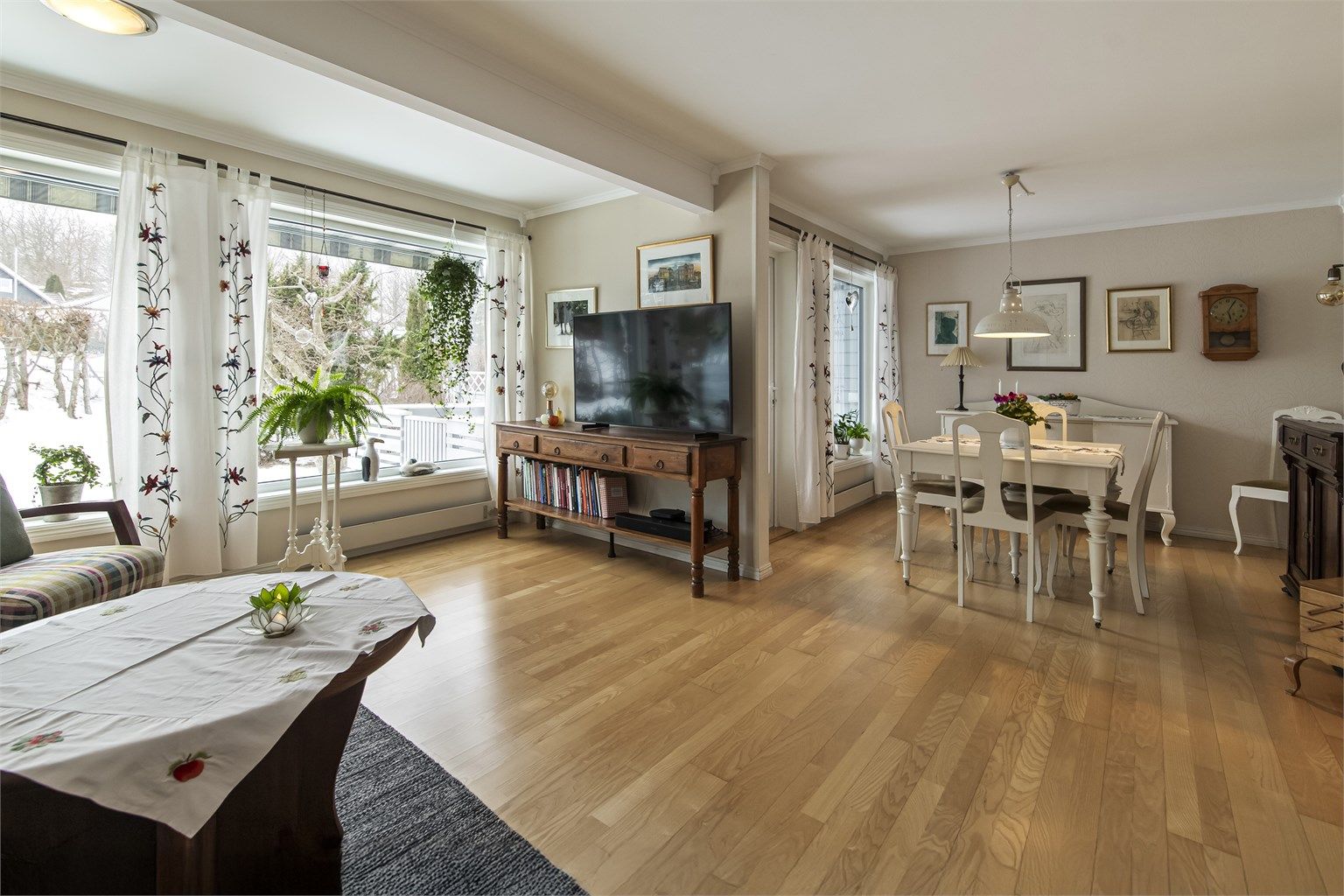 Gode møbleringsmuligheter i stuen/spisestuen