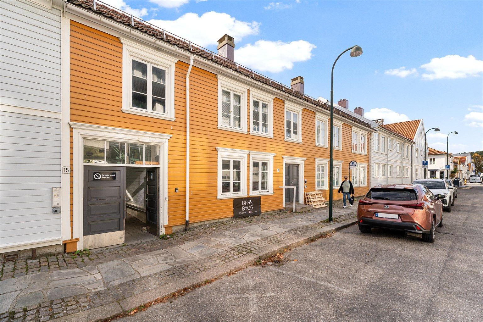 Denne boligen har inngang fra Kronprinsens gate 15. 