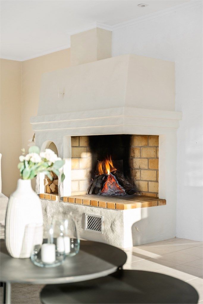 Peisen er bygget med elementpipe fra byggeåret.