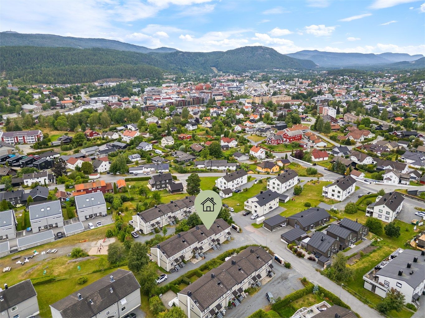 Beliggende i et rolig og etablert boligområde med praktisk avstand til Kongsberg sentrum.
Foto: Stine Prøitz Jørgensen