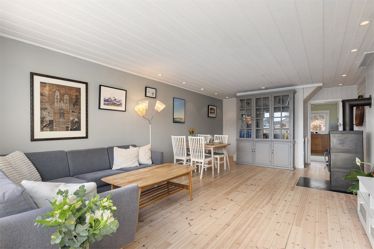 Innholdsrikt rekkehus over tre plan i populært og barnevennlig område! Foto: Petter Tanum/Tanum foto