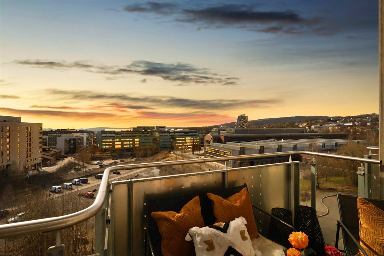 Fra leiligheten har du utsyn over Nydalen.